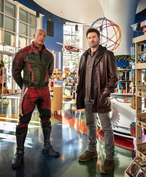 Imagen de la nueva película navideña (Red One) con "Chris Evans y Dwayne Johnson".