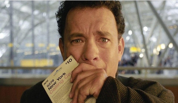 Muere en el aeropuerto el refugiado iraní que inspiró (La Terminal) de "Steven Spielberg".