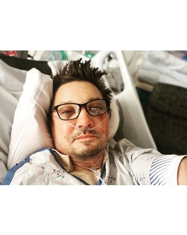 Jeremy Renner publica una imagen de su recuperación y agradece el apoyo de los fans