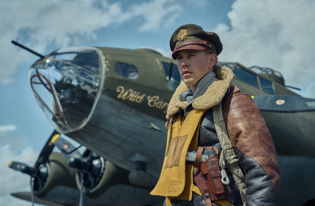 Primeras imágenes y fecha de (Los amos del aire), la nueva miniserie bélica de Steven Spielberg.