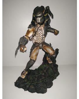 Figura Depredador de Gallery (Diamond Select)