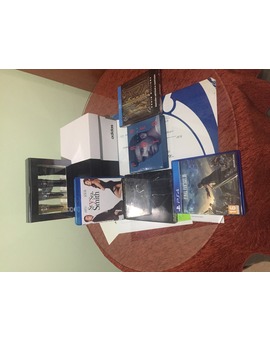 Los reyes se han portado bien  Conmigo pero me queda recoger regalos