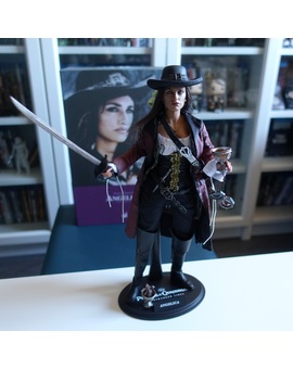 Unboxing Hot Toys Angelica