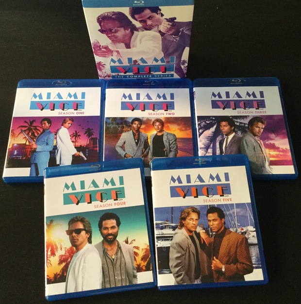Miami Vice - Recien llegada de USA. Escuchar el intro se te ponen los pelos de punta!