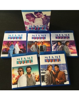 Miami Vice - Recien llegada de USA. Escuchar el intro se te ponen los pelos de punta!