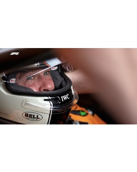 F1 - Brad Pitt drives an F1 car for the first time