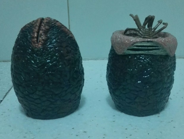 recien llegados. Huevos alien