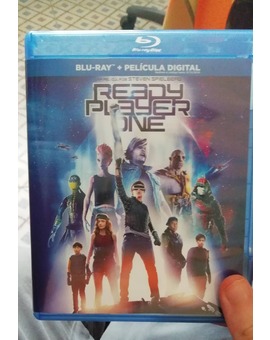 Recién llegada de Amazon.es. Me han hablado bien de esta pelicula, a ver que tal es.