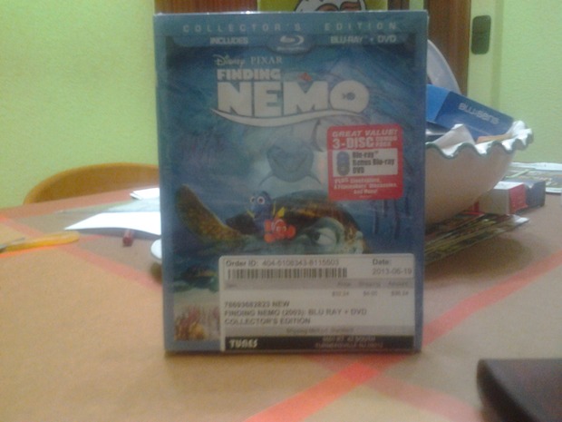 Nadando desde Amazon.es me llega...Buscando A Nemo – Edición USA (Finding Nemo)