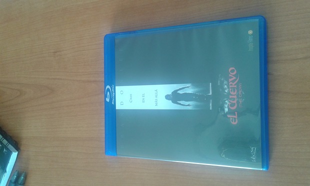 Edición española EL CUERVO (foto 1 de 3)
