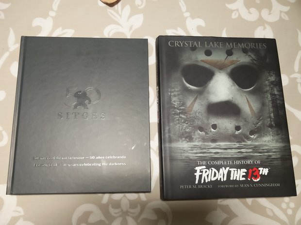 Mis compras en un stand del Festival de Sitges