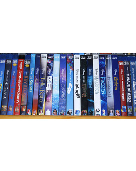 Mis nuevos slipcovers de Disney y cómo quedan en estantería.