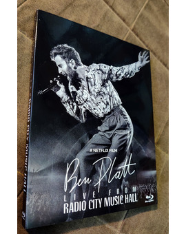 Custom slipcover del Especial que hizo Netflix del actor Ben Platt