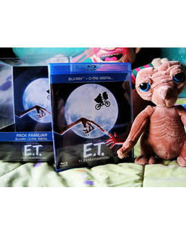 E.T. El Extraterrestre: Edición Peluche. Blu Ray Pack Delantera Fuera