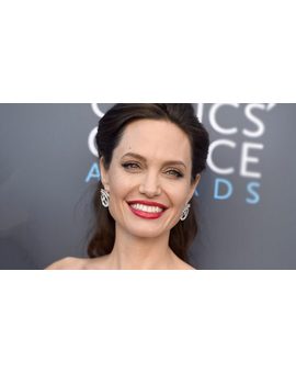 ¿ Que os parece Angelina Jolie como actriz y cuales creéis que son sus mejores películas ? 