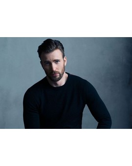Chris Evans Tom Holland y mas estrellas protagonizan la nueva serie de Netflix.