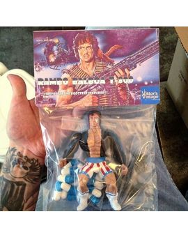 Ya que hoy vamos de muñequitos....este es el RAMBO BALBOA T-800. Con un par.