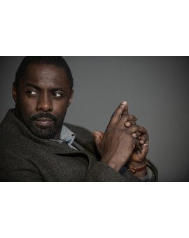 Idris Elba se posiciona contra la censura por motivos racistas