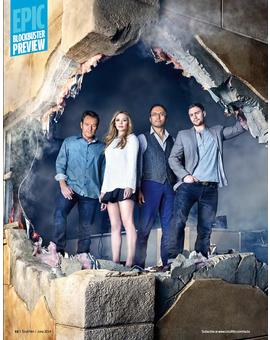 Foto de los protagonistas de 'Godzilla', el grandullon no aparece, pero tenemos a Elizabeth Olsen (Total Film)