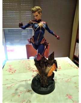 Capitana marvel sideshow