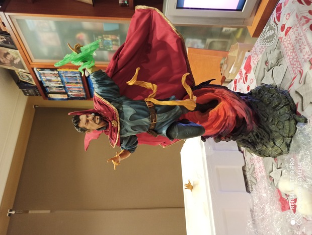 Doctor strange statue