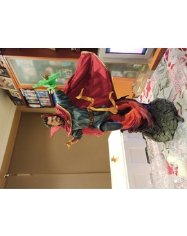 Doctor strange statue