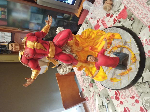 Shazam statue 1/4