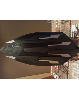 Y aquí desplegado escudo de wakanda