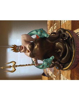 Nueva estatua de Úrsula para que haga compañía a la sirenita