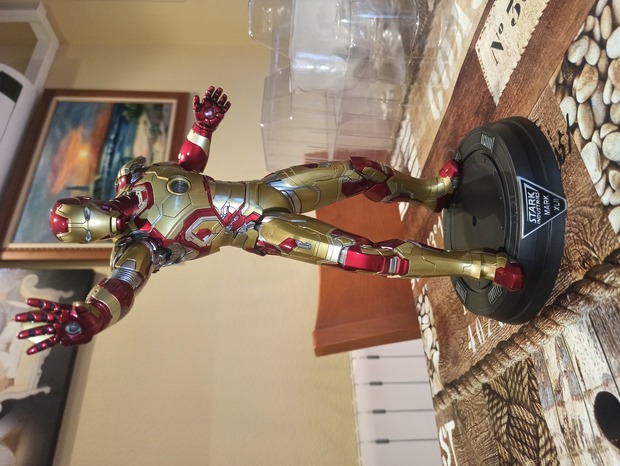Figura de iron Man Mark 42