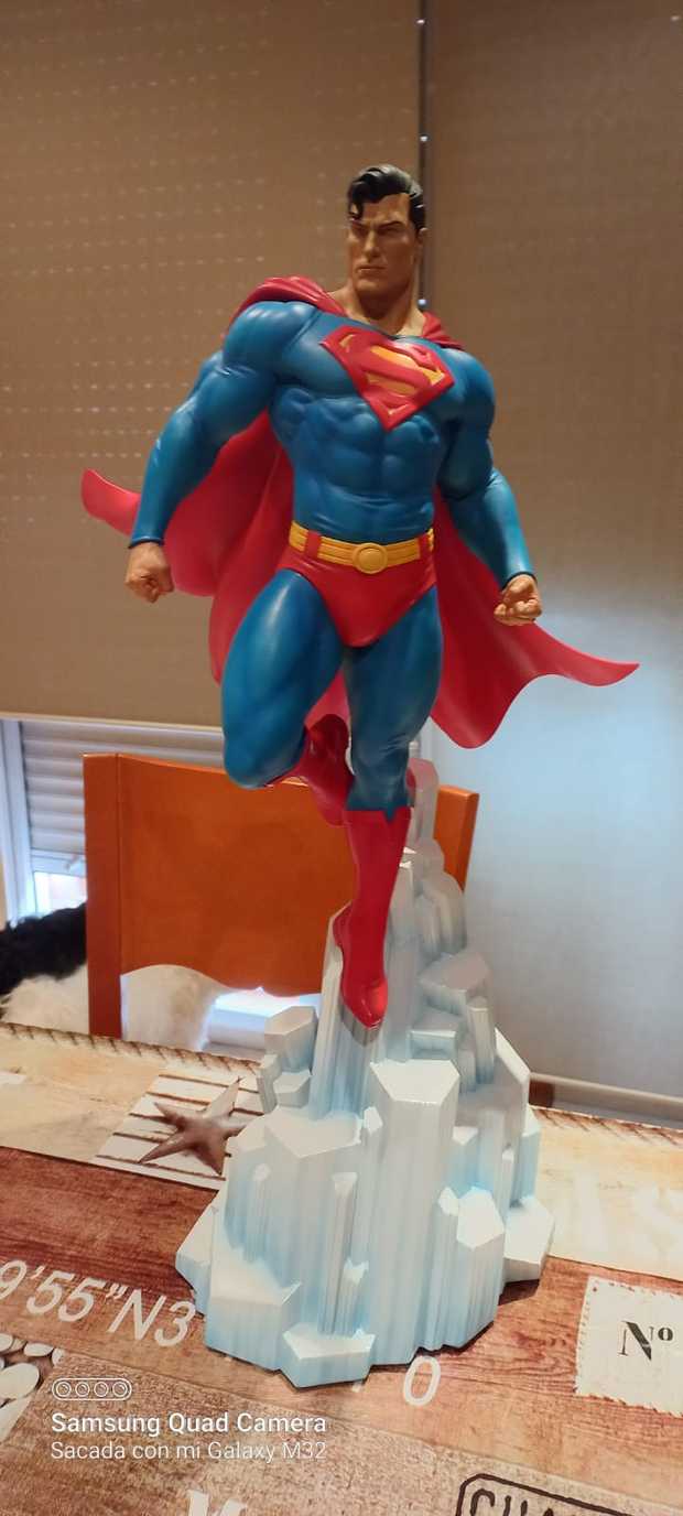 Superman statue