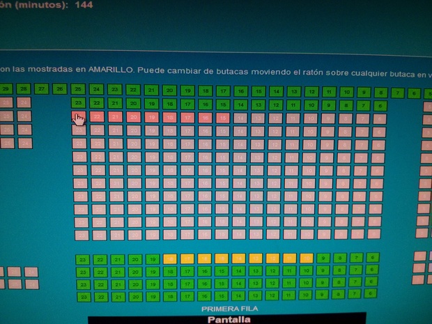 Asi estaba la sala AYER LUNES para reservar para ver El Hobbit 3D HFR