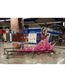 Godzilla en estación metro Nuevos Ministerios (Madrid)