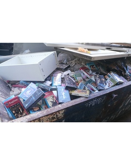 El final de una colección, cultura a la basura.
