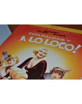 Con faldas y a lo loco