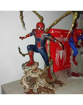 Figura MARVEL GALLERY de IRON SPIDER en INFINITY WAR!