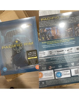 Llego pacific rim titans of cult de zavvi 