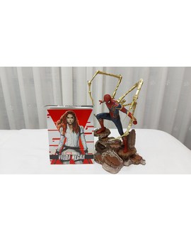 Aquí una figura de Spider-man...