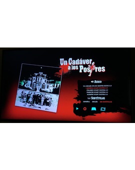 Idiomas en el menú de “Un Cadaver a los Postres”