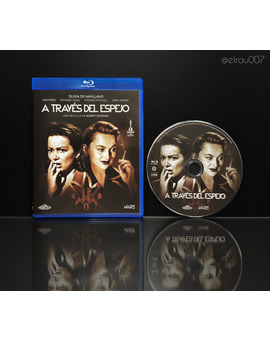 A TRAVÉS DEL ESPEJO
