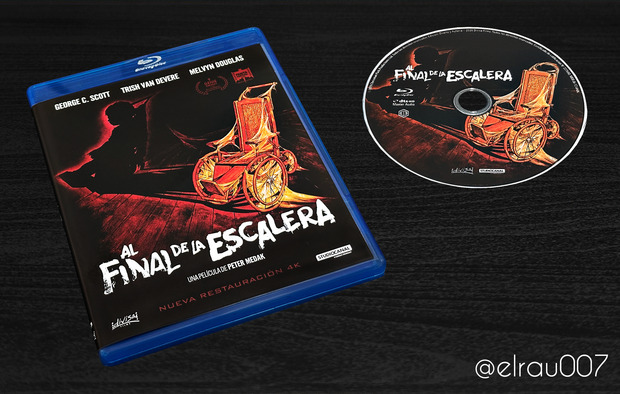 AL FINAL DE LA ESCALERA