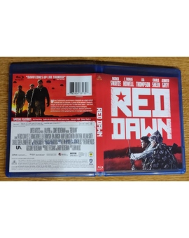 Amanecer rojo peliculon ochentera edición usa libre de zona y con castellano inédita en Blu-ray 