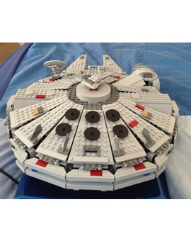 LEGO Halcón Milenario (Trasera)