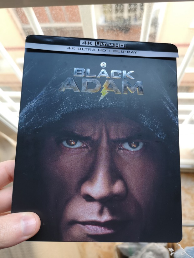 Customización completada: Black Adam Steelbook UHD 4K italiano con discos y cartón españoles