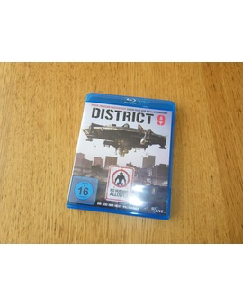 District 9 - edición alemana con idioma español