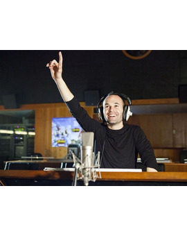 Sony comete la estupidez de que Iniesta doble a un personaje de Piratas!