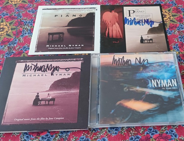 A falta de un 4K patrio... de "Piano(s)" autografiados (o conociendo a Mr. Michael Nyman).