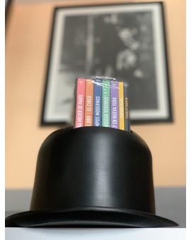 Se une el bombín a la blurayteca