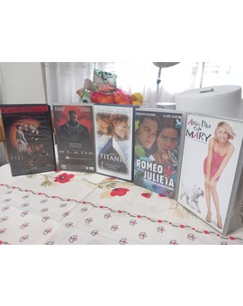 Cosas en VHS que encuentras en el trastero.....
