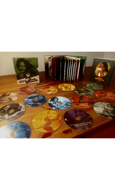 The Sensual World of Black Emanuelle -15 discs (24 films) + 2 CDs + 356 pag Book - Edición USA